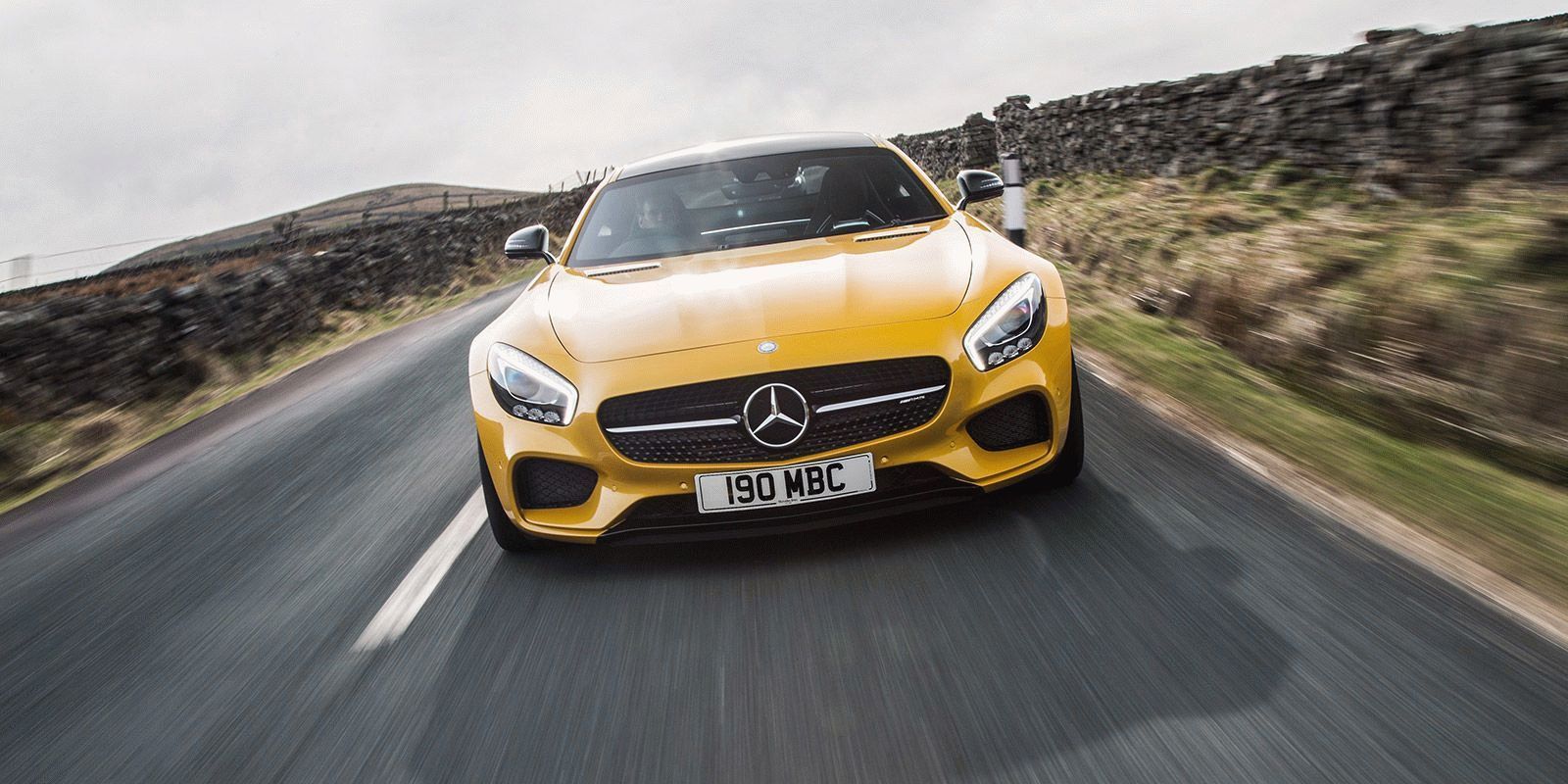 پہلے حفاظت. کون سی کاریں چلانا خوفناک نہیں ہیں۔