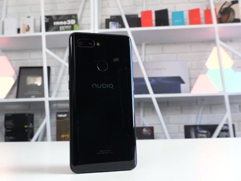 Tunay at aesthetic: ZTE Nubia Z18 mini smartphone – mga pakinabang at disadvantages