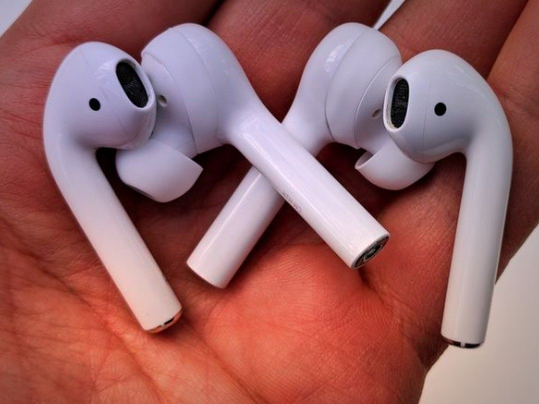 Huawei FreeBuds atau Apple AirPods?