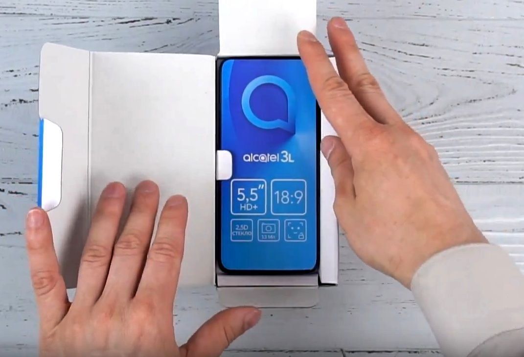 اسمارٹ فون الکاٹیل 3L 5034D: خصوصیات، فوائد اور نقصانات