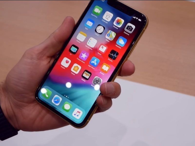 Smartphone Apple iPhone XR - fördelar och nackdelar