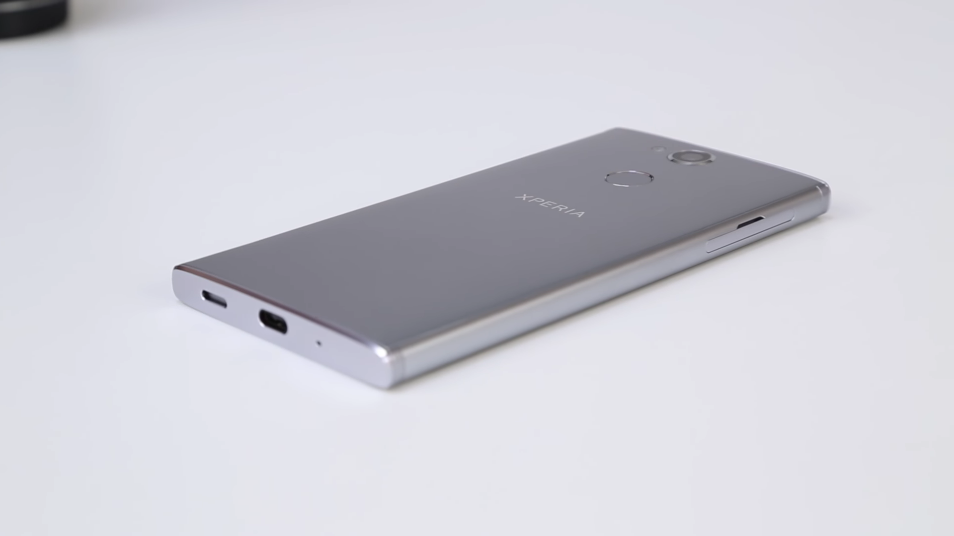 الهاتف الذكي Sony Xperia L2 - مزايا وعيوب
