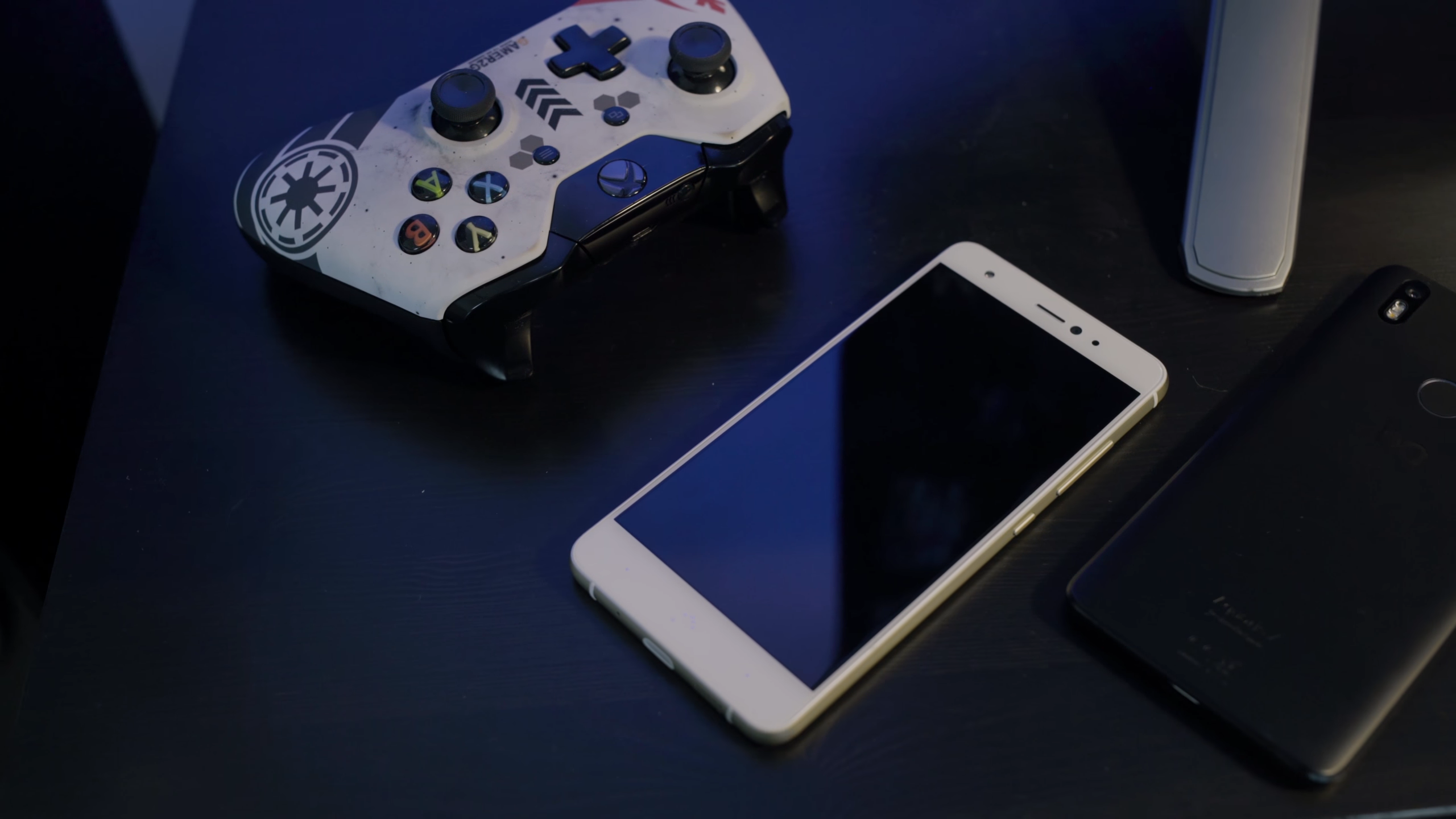 Smartphone BQ-5000G Velvet Easy - ventajas y desventajas