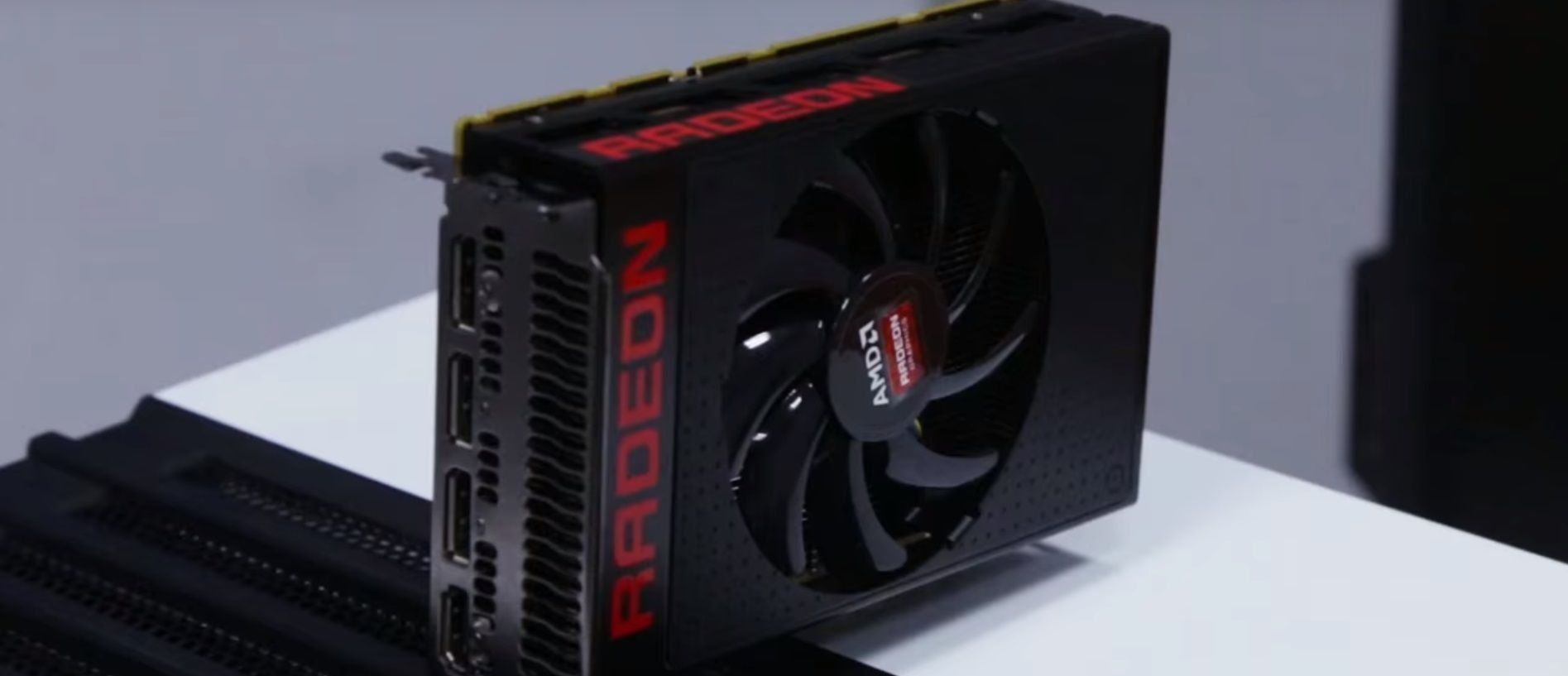 Rating ng pinakamahusay na AMD graphics card noong 2025