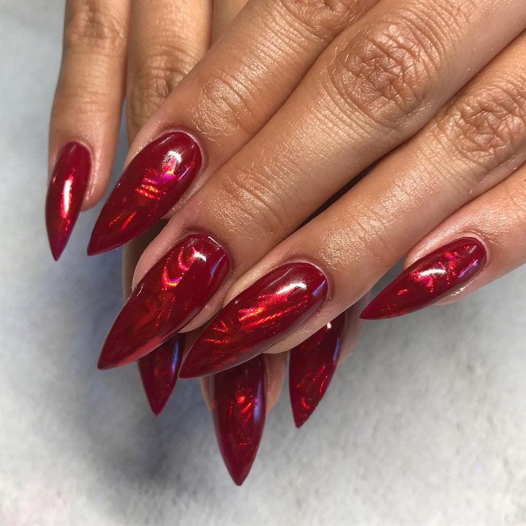 Ang pinakamahusay na mga salon ng kuko sa Yekaterinburg noong 2025