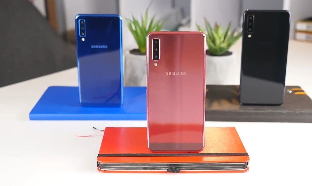 Samsung galaxy A7 (2018): kelebihan dan kekurangan