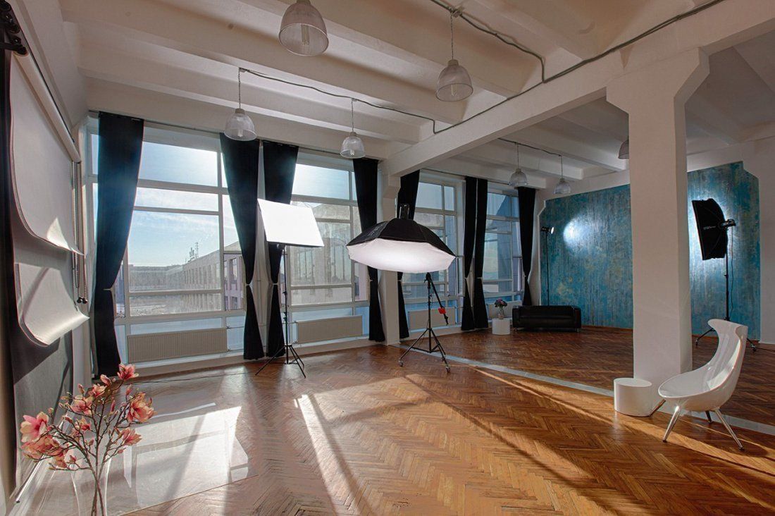 Peringkat studio foto terbaik di St. Petersburg 2025 untuk pemotretan berkualitas tinggi