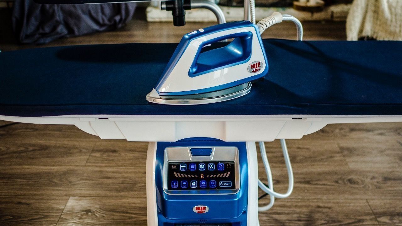 Tinjau setrika dan kapal uap MIE terbaik pada tahun 2025 berdasarkan fitur dan biaya
