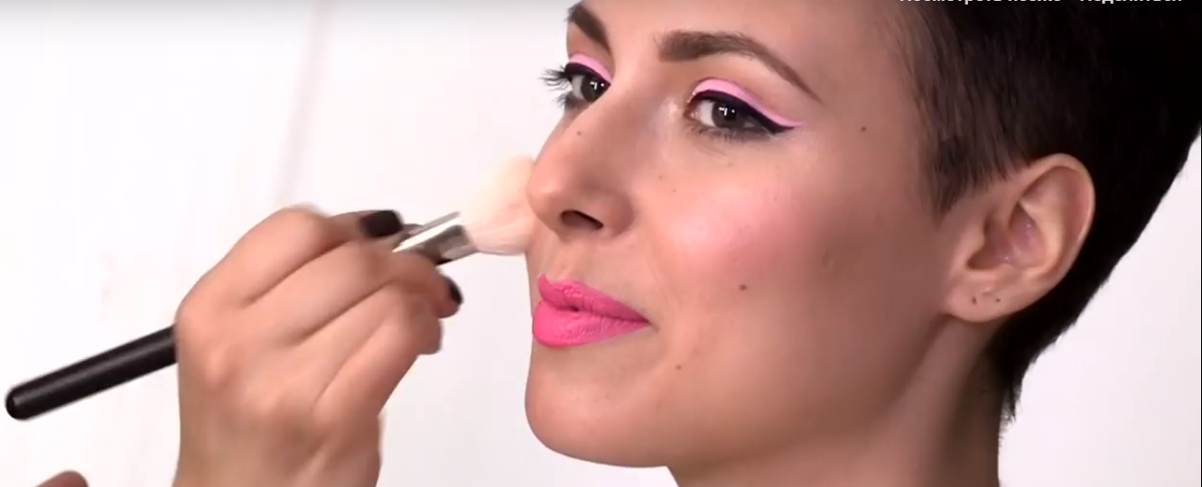 Rückblick auf die besten Make-up-Schulen und -Kurse in Rostow am Don im Jahr 2025