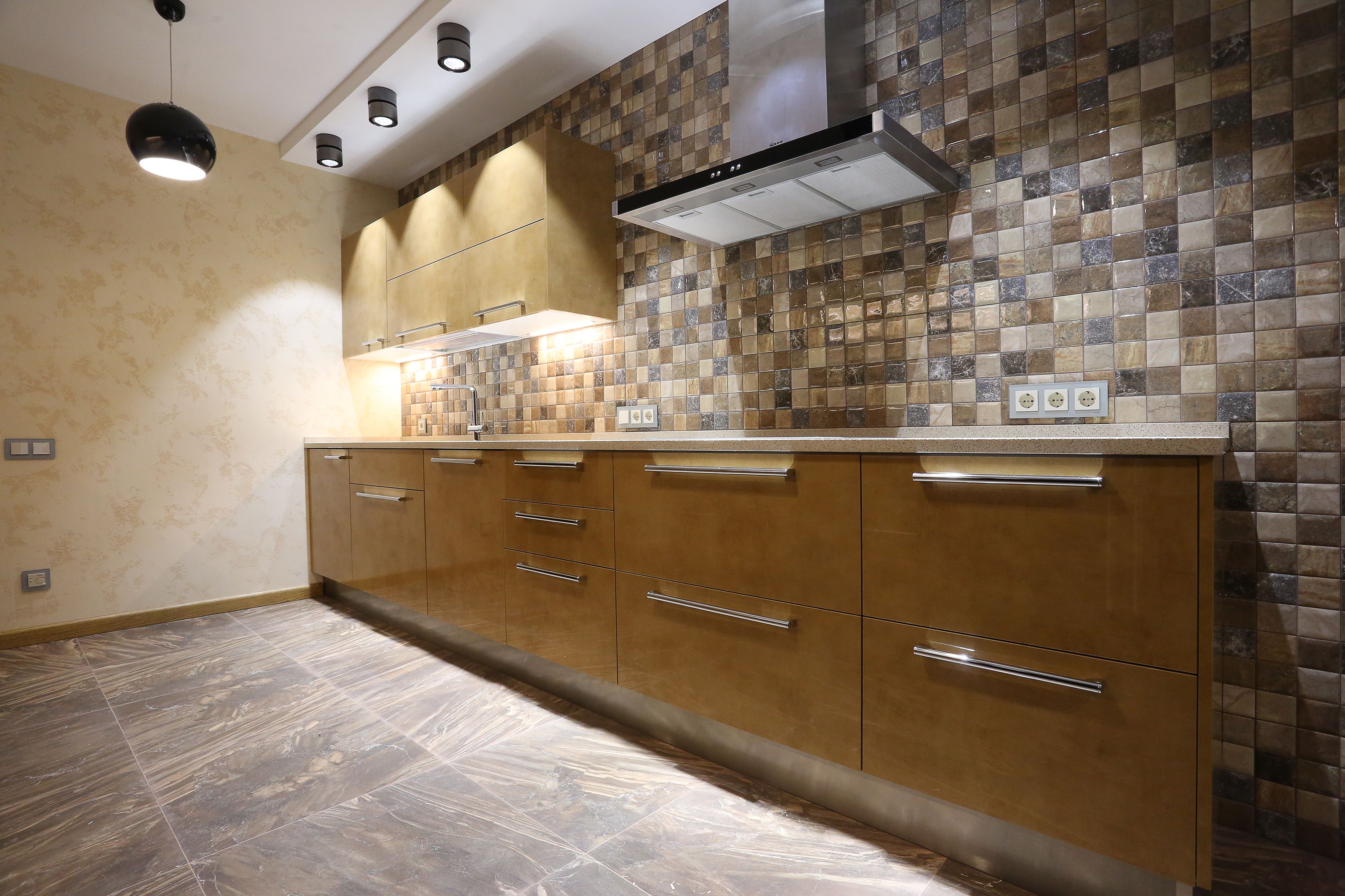 2025 میں وولگوگراڈ میں اپارٹمنٹ کی بحالی کی بہترین کمپنیوں کی درجہ بندی