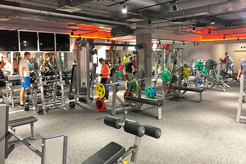 Betyg av de bästa fitnessklubbarna i Nizhny Novgorod 2025