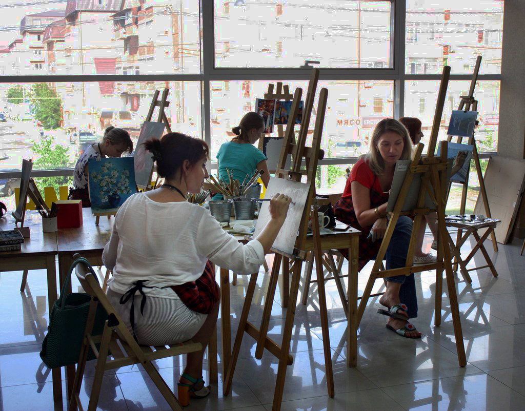 Peringkat sekolah seni terbaik di Voronezh pada tahun 2025