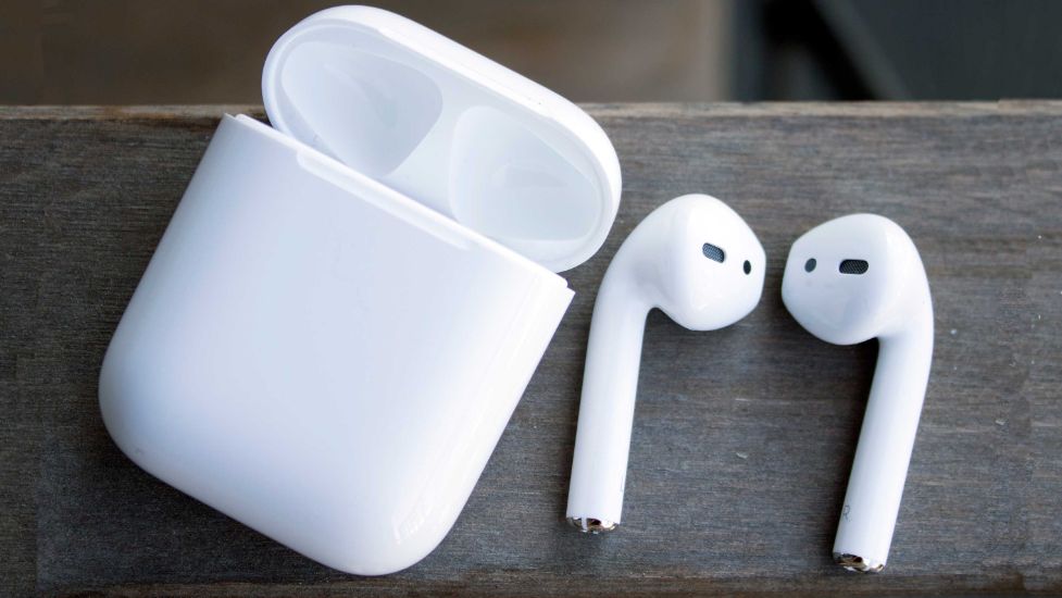 Ulasan headphone nirkabel Apple Air Pods 2 dengan fitur utama