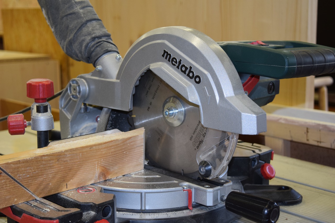 تصنيف أفضل ماكينات النجارة للمنزل والحديقة لعام 2025