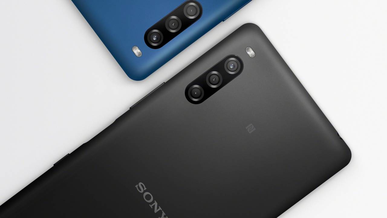 Ulasan smartphone Sony Xperia L4: perwujudan bentuk ekonomi dan non-standar