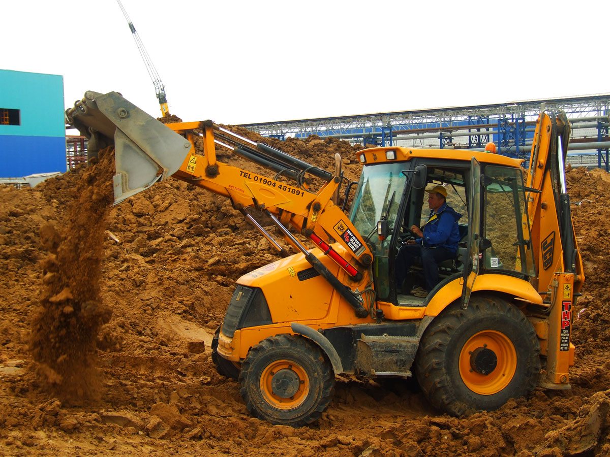 Backhoe loader terbaik untuk tahun 2025