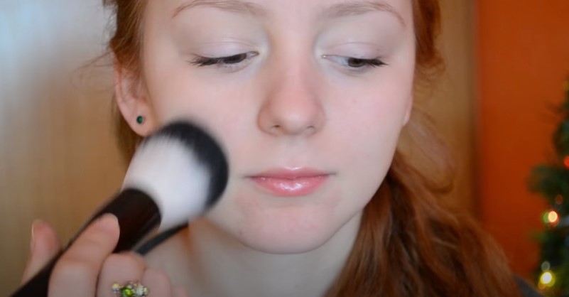 Pagraranggo ng pinakamahusay na translucent face powder para sa 2025