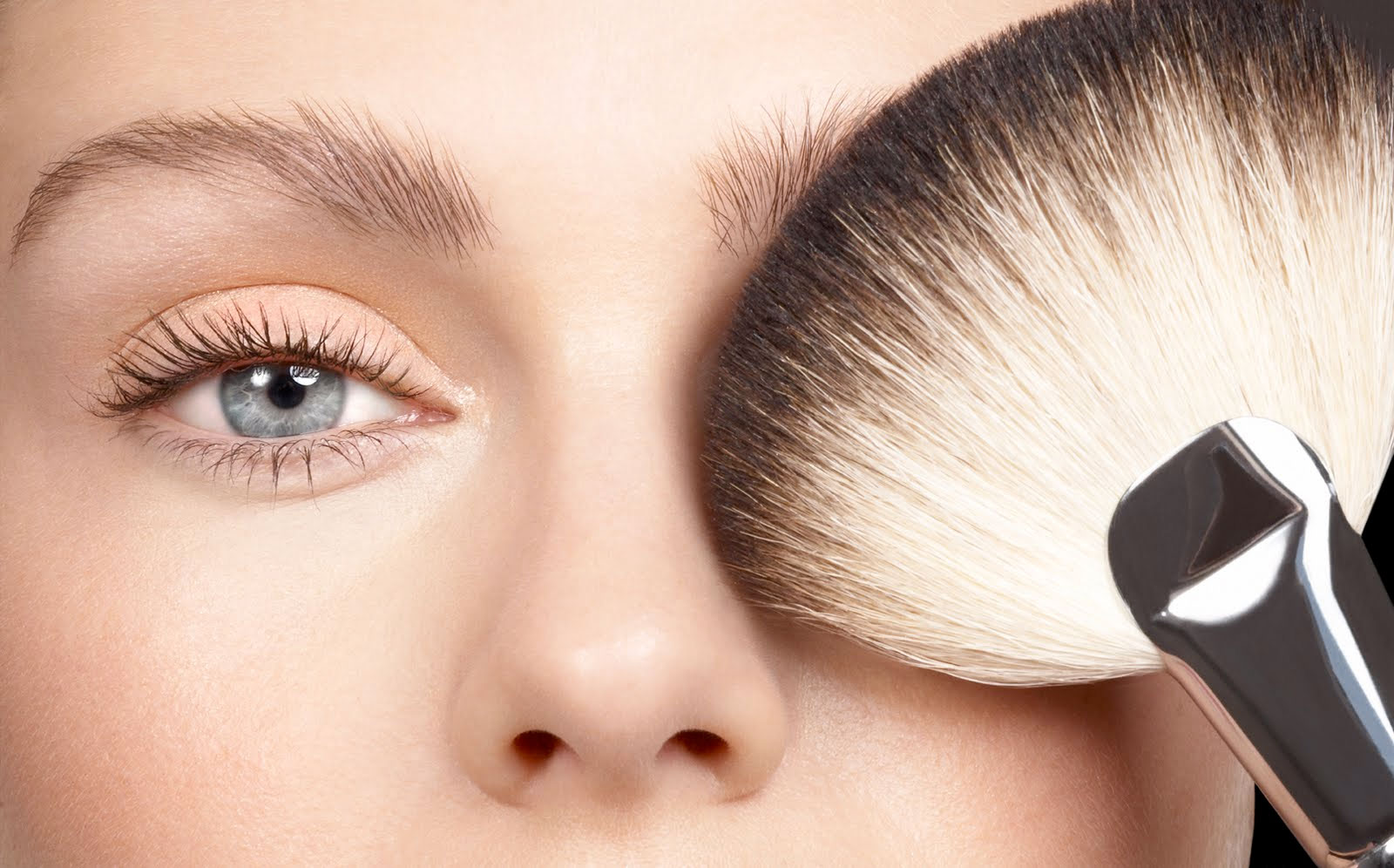 Peringkat bedak wajah kompak terbaik untuk tahun 2025