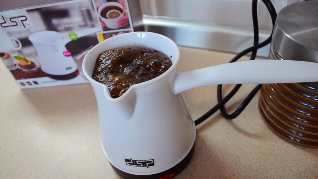 2025 کے لیے بہترین الیکٹرک کافی کے برتنوں کی درجہ بندی