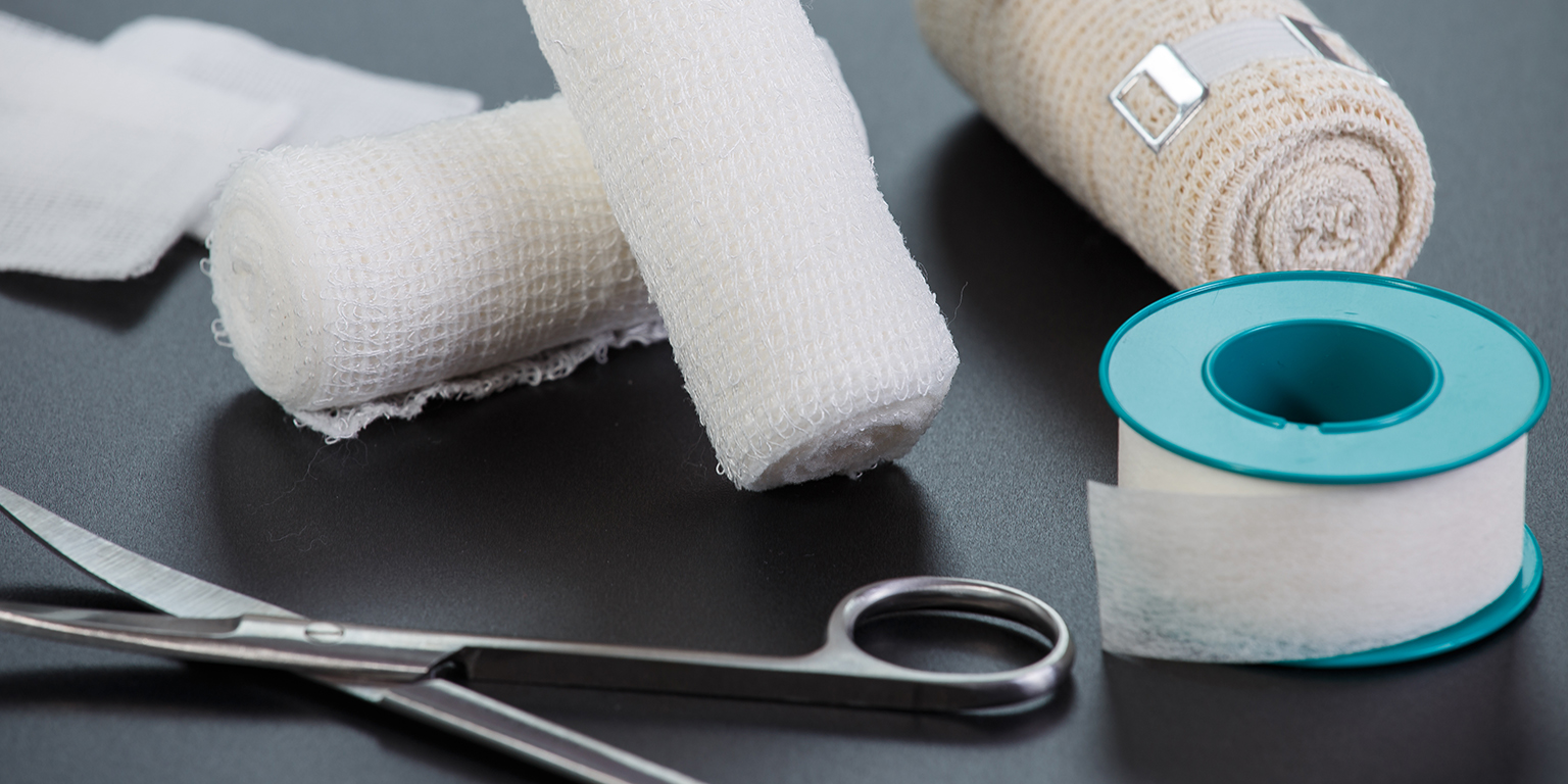 Rating ng pinakamahusay na mga bendahe at malagkit na plaster para sa 2025