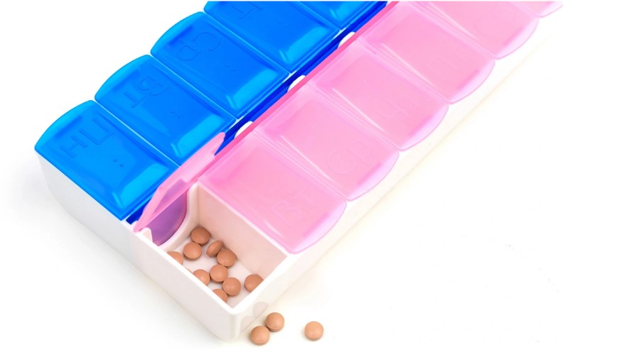 Rating ng pinakamahusay na mga organizer at container (mga kahon) para sa mga gamot para sa 2025