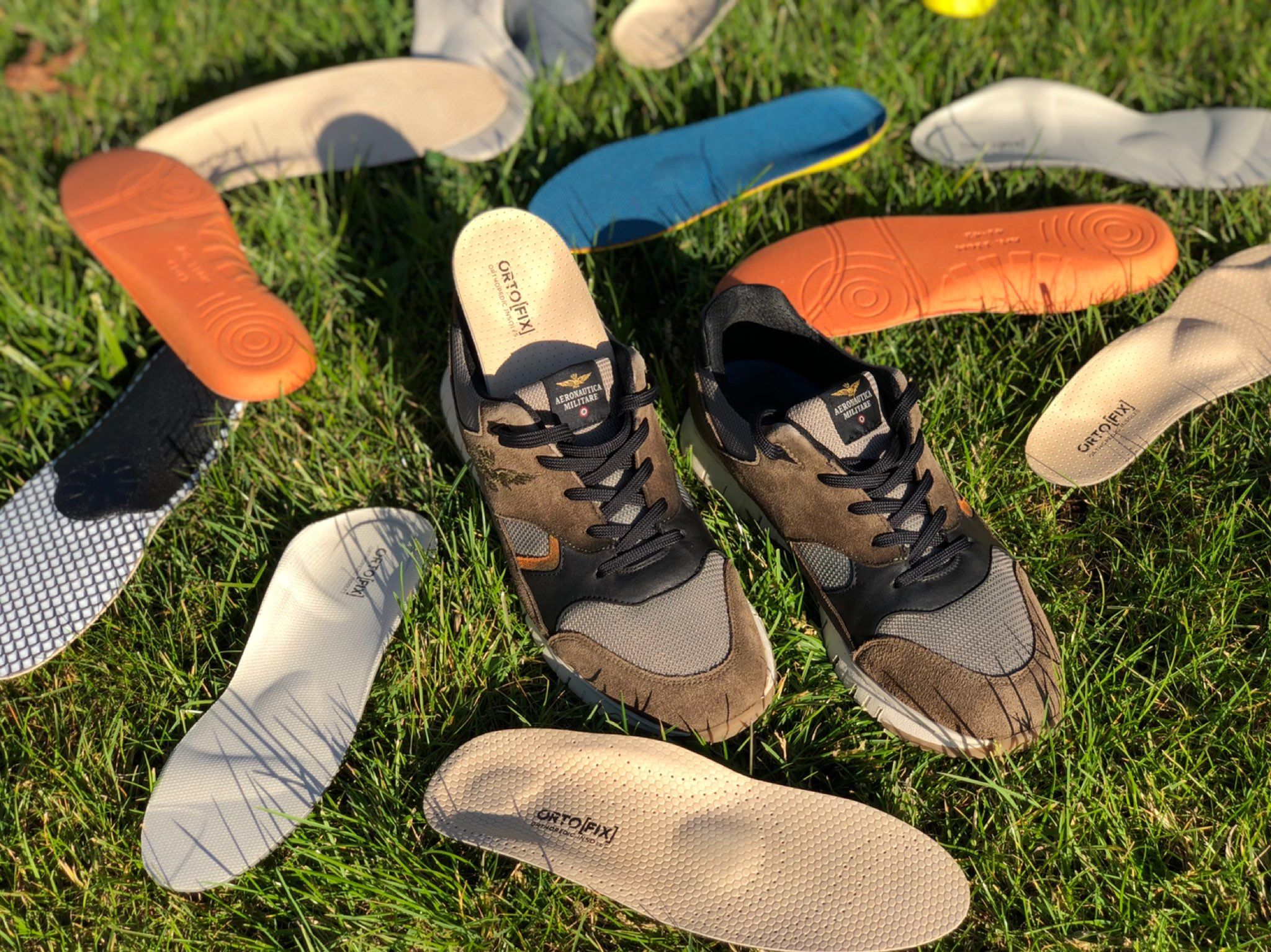 Rating ng pinakamahusay na orthopaedic insoles para sa 2025