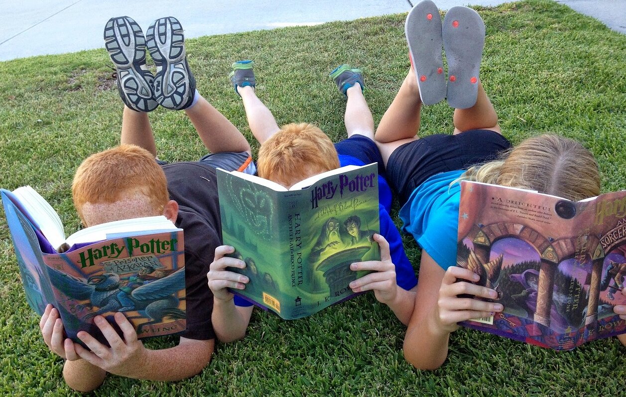 Peringkat sekolah membaca cepat terbaik di Moskow untuk 2025