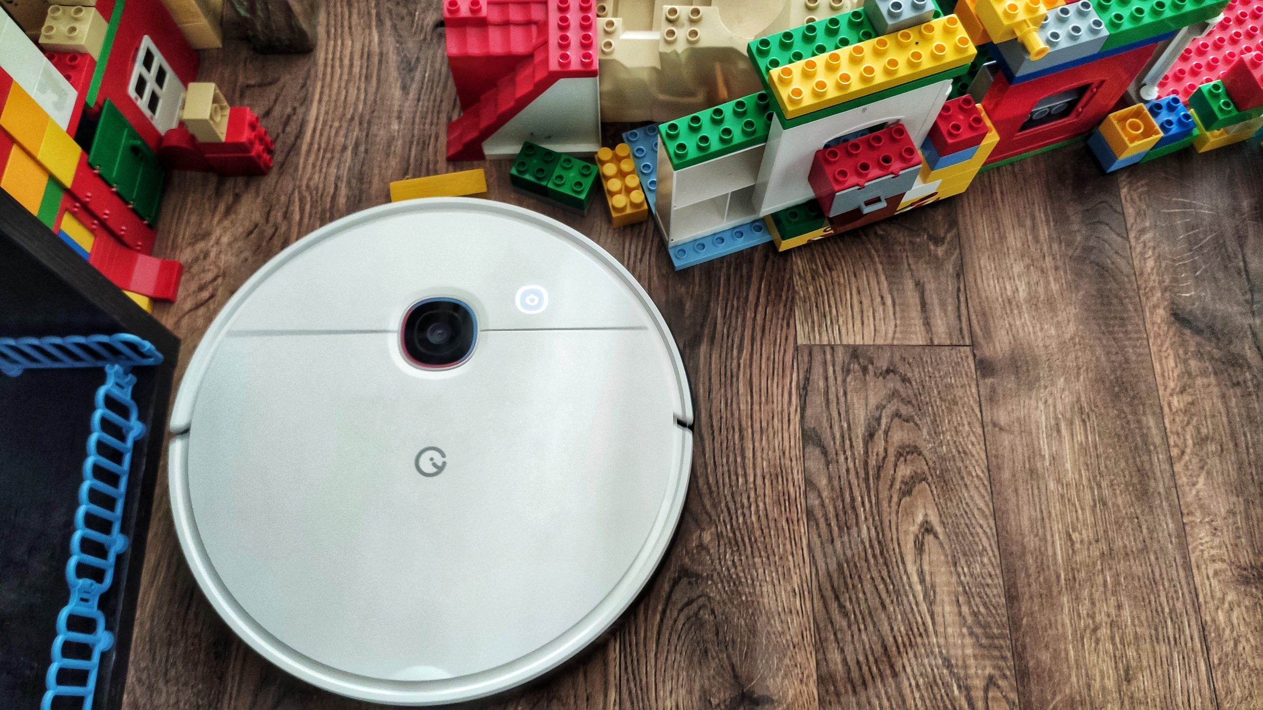 ایک راز کے ساتھ ویکیوم کلینر! ییدی 2 ہائبرڈ روبوٹ کا جائزہ: فوائد اور نقصانات