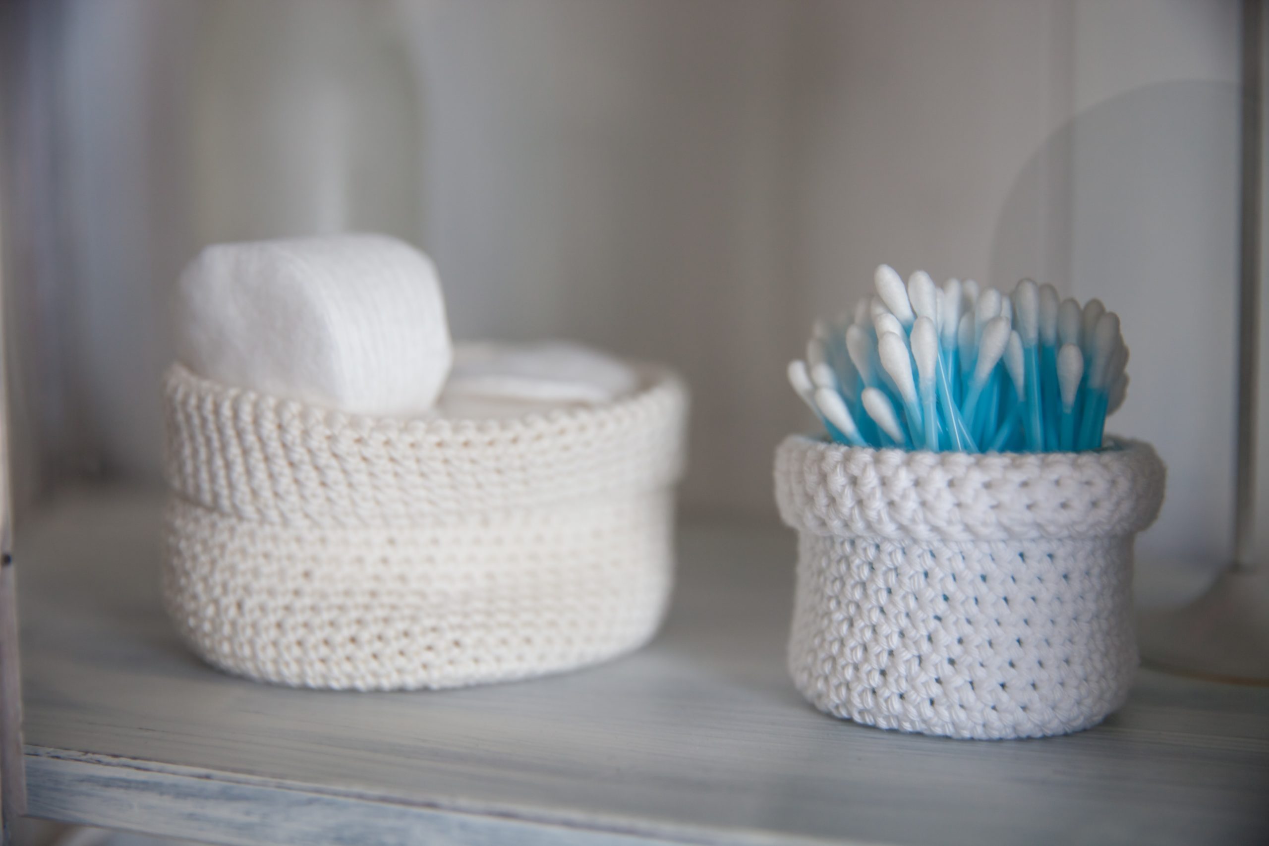 Rating of the best containers for cotton pads and sticks for 2025