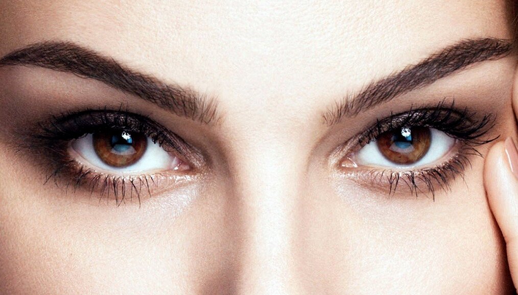 Peringkat sekolah rias permanen terbaik di Moskow untuk 2025