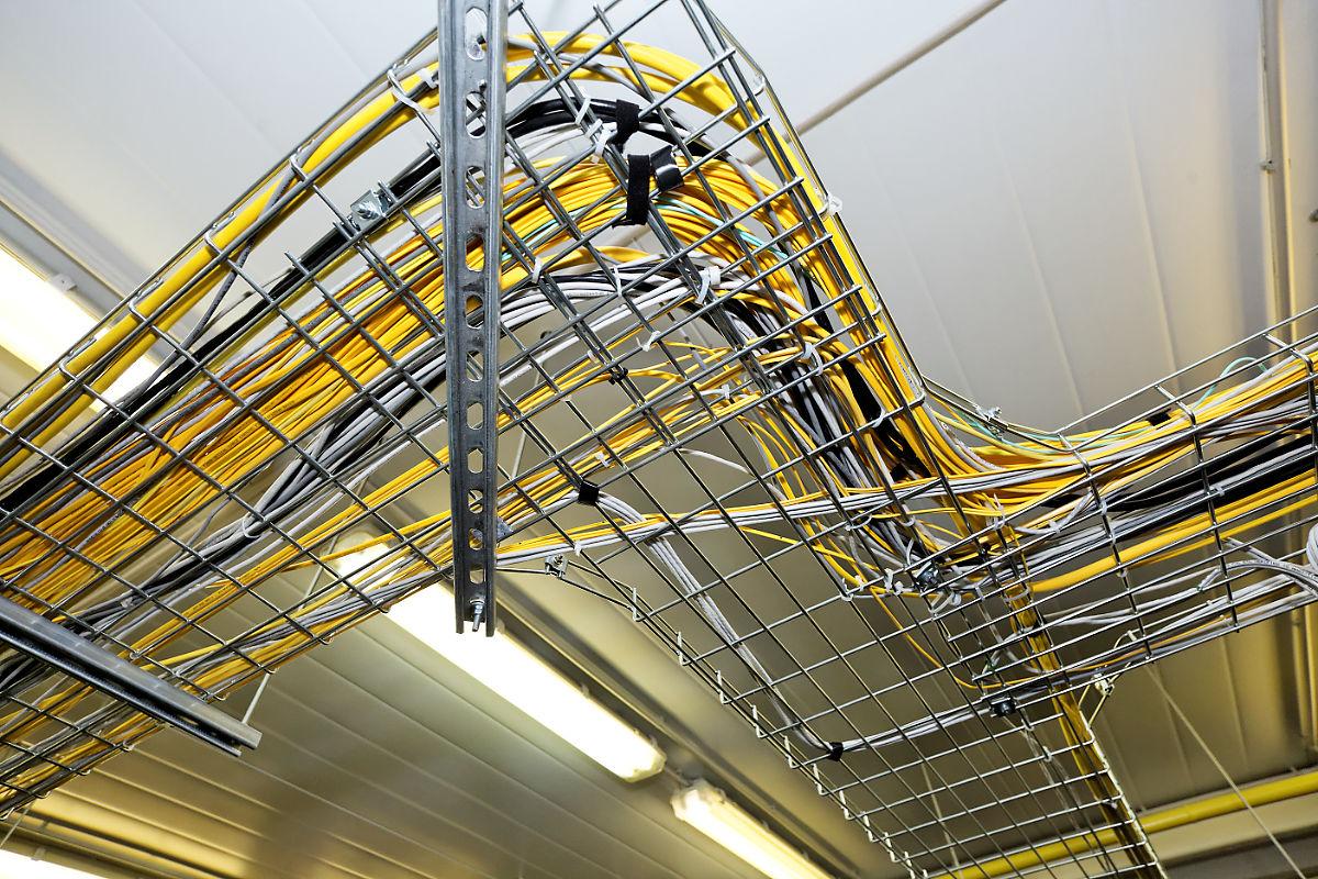 Peringkat kabel optik hibrida terbaik untuk 2025