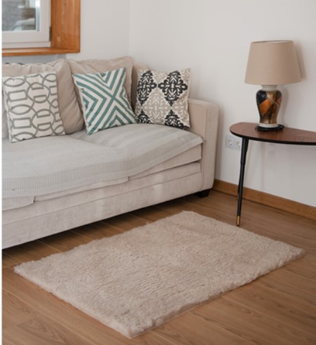 قدرتی KISS غلط فر قالین کی ظاہری شکل