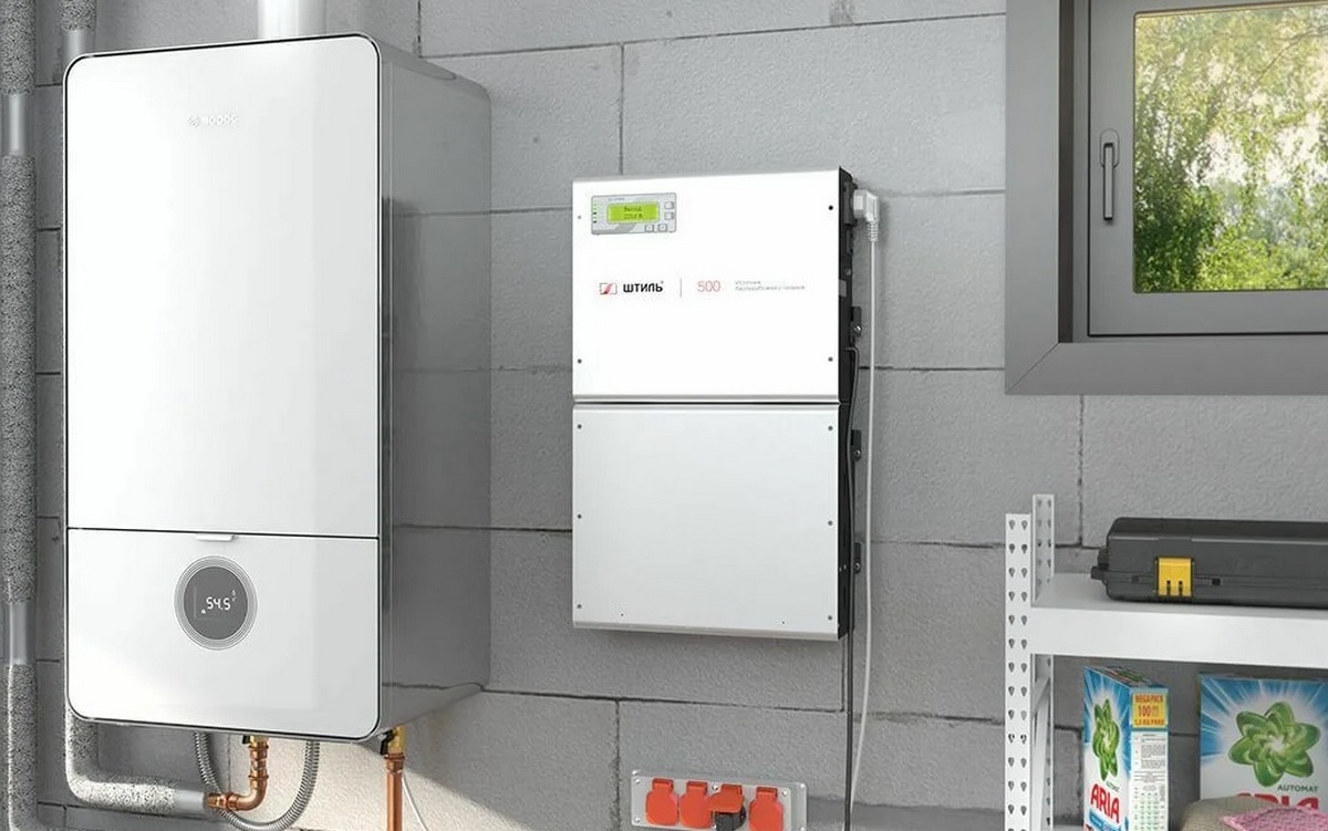 Ocena najboljših napajalnikov za neprekinjeno napajanje plinskih kotlov za leto 2025