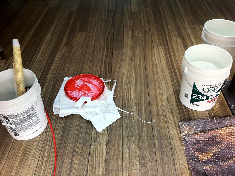 Peringkat perekat terbaik untuk wallpaper non-anyaman untuk tahun 2025